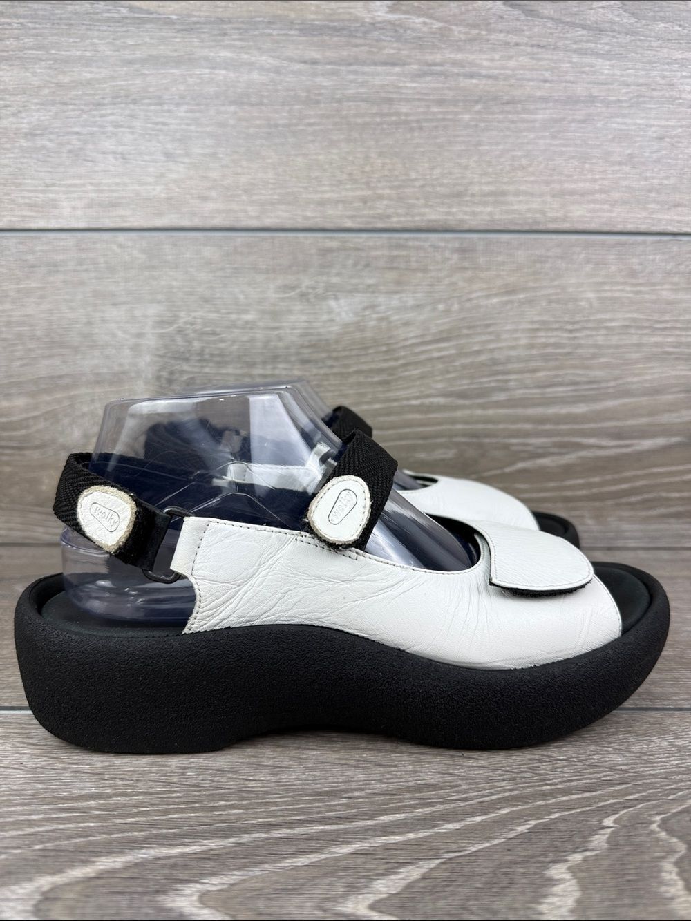 Wolky Jewel Women’s Sz 9/EU 40 White Leather 2-Strap Hook & Loop Open Toe Sandal